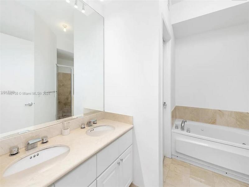 Condo for sale at The Vistas 209