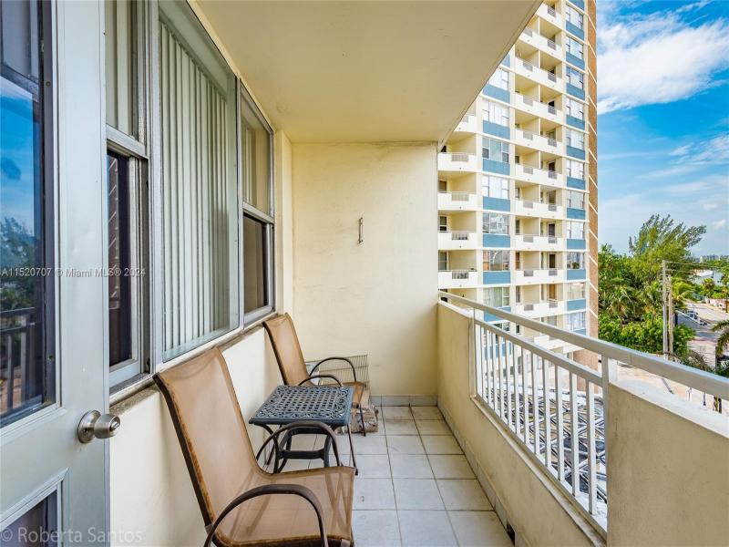 Condo for sale at Parker Dorado 422