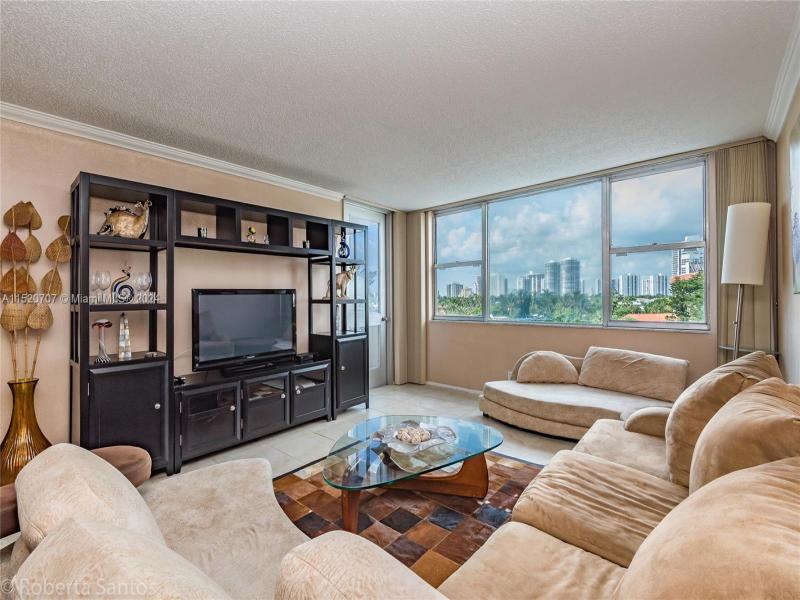 Condo for sale at Parker Dorado 422