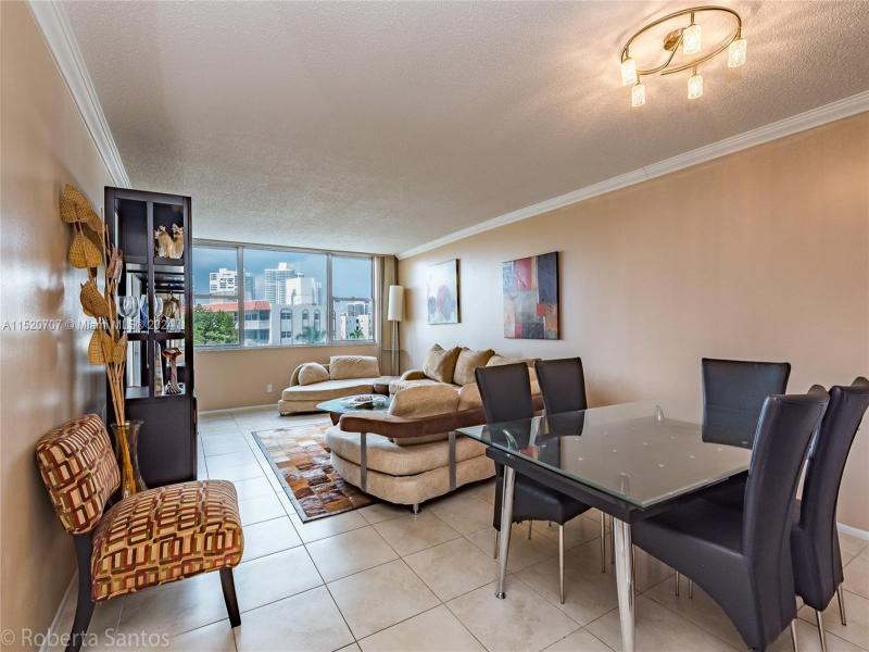 Condo for sale at Parker Dorado 422