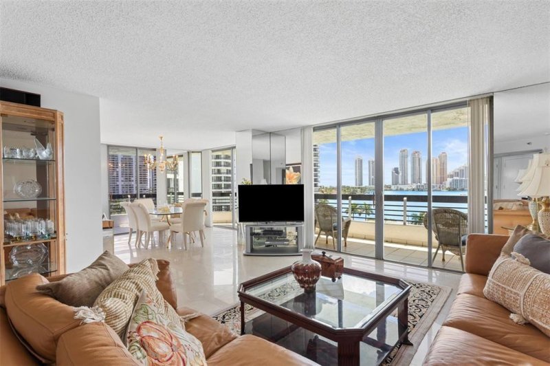 Apartment for rent at Mystic Pointe 500 910