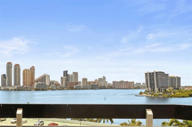 Apartment for rent at Mystic Pointe 500 910
