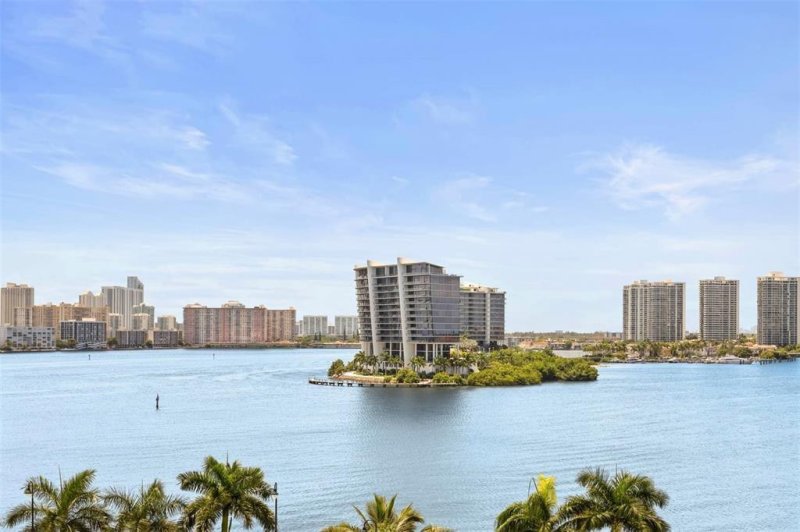 Apartment for rent at Mystic Pointe 500 910