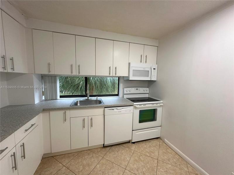 Condo for sale at Plaza of the Americas 320-4