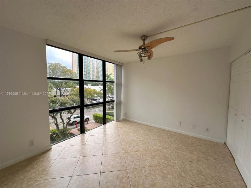 Condo for sale at Plaza of the Americas 320-4