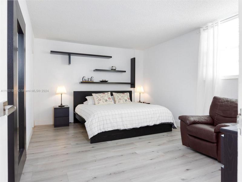 Property photo # 4