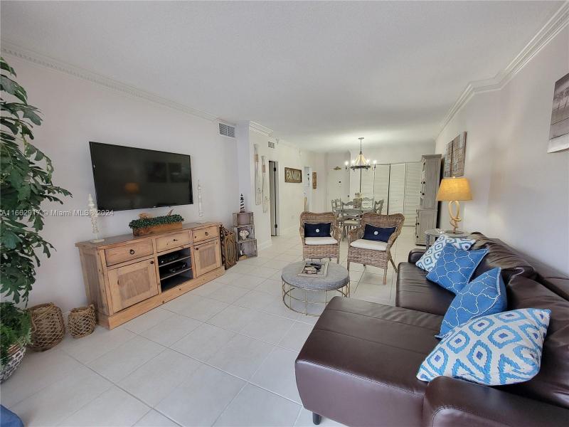 Condo for sale at The Hemispheres 2C