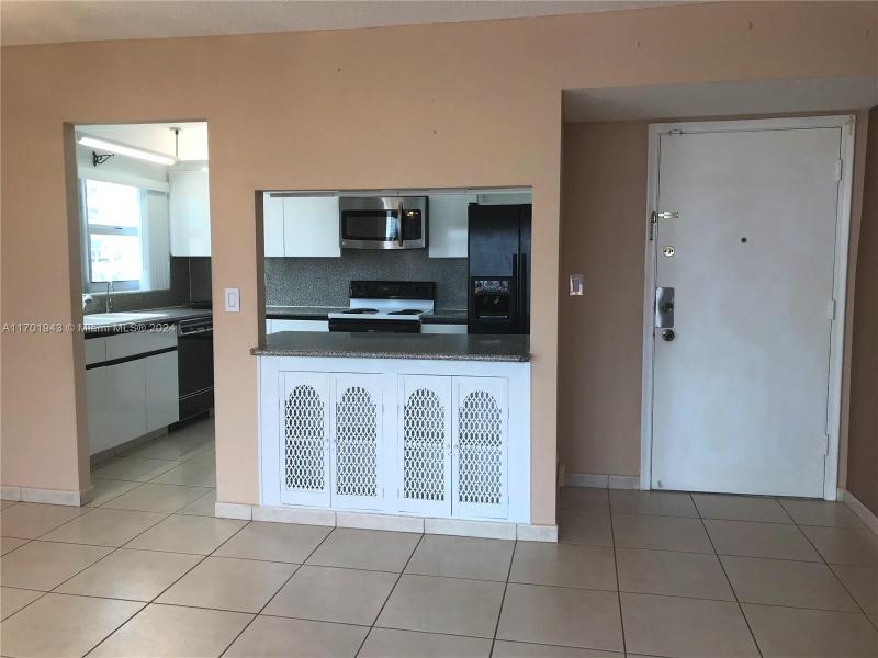Condo for sale at Imperial Towers 401