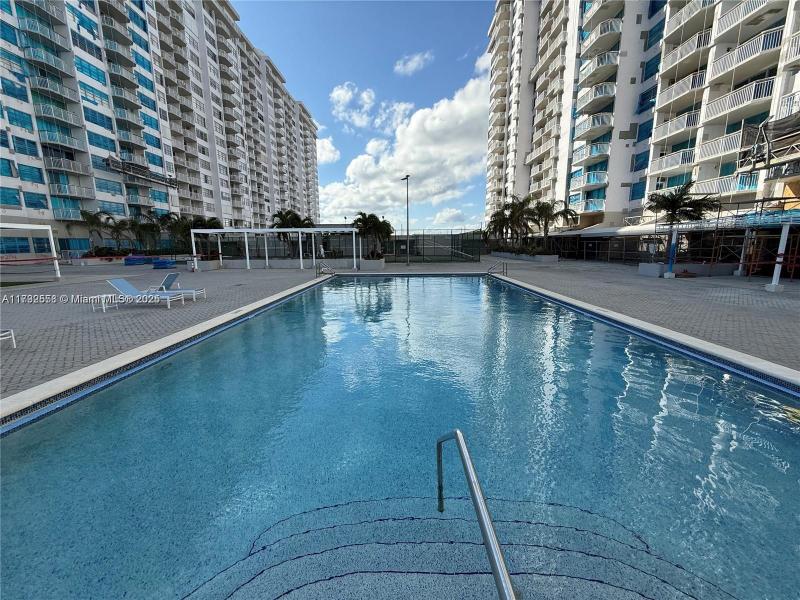 Del Prado South Tower Apt #PH03
