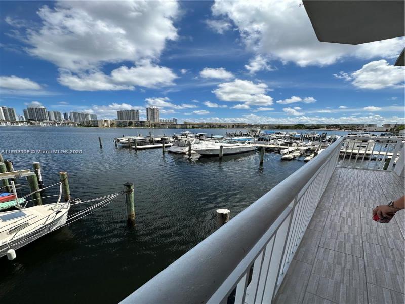 Comprar apartamento en Del Prado South Tower PH03
