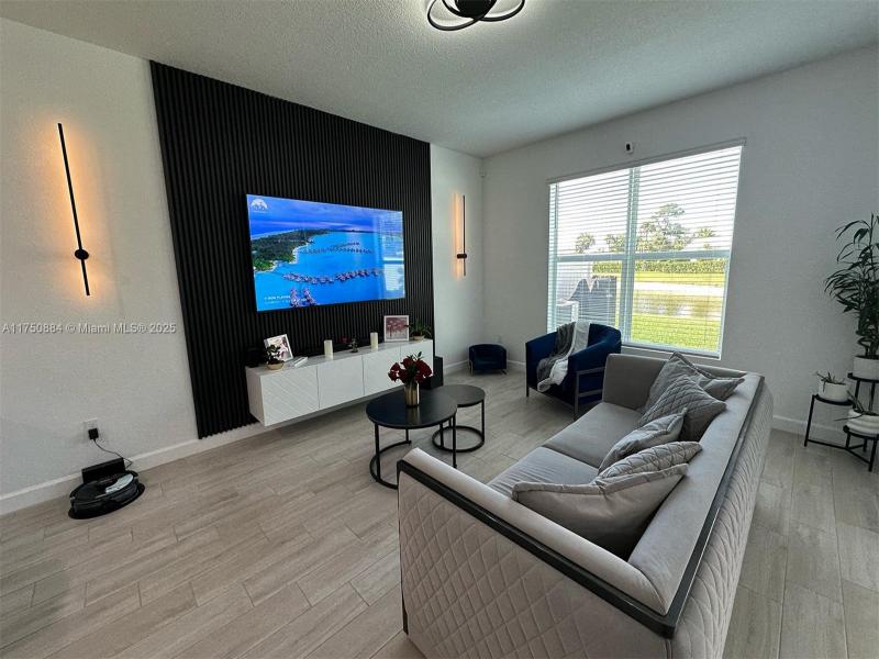 Property photo # 6