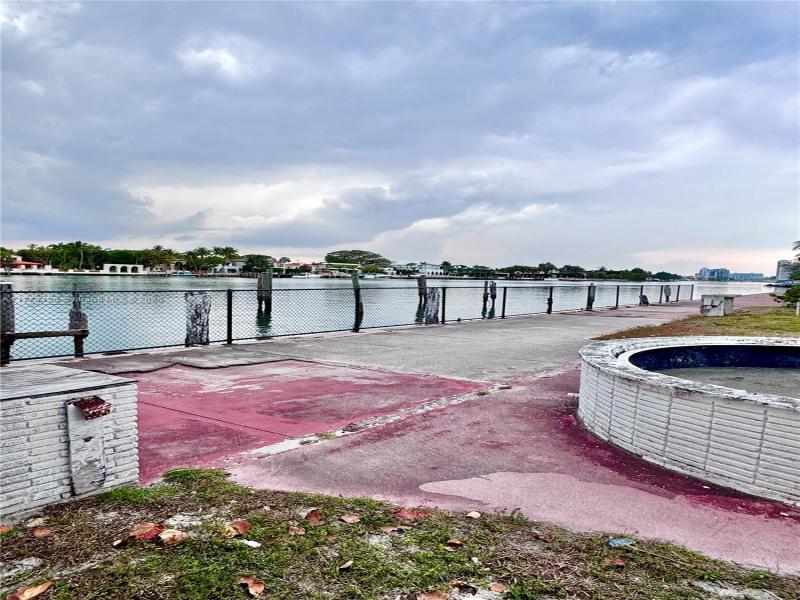 Condo for sale at Imperial House