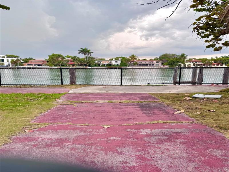 Condo for sale at Imperial House