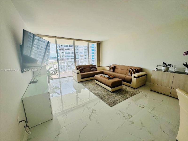 Comprar apartamento en Del Prado South Tower 1503
