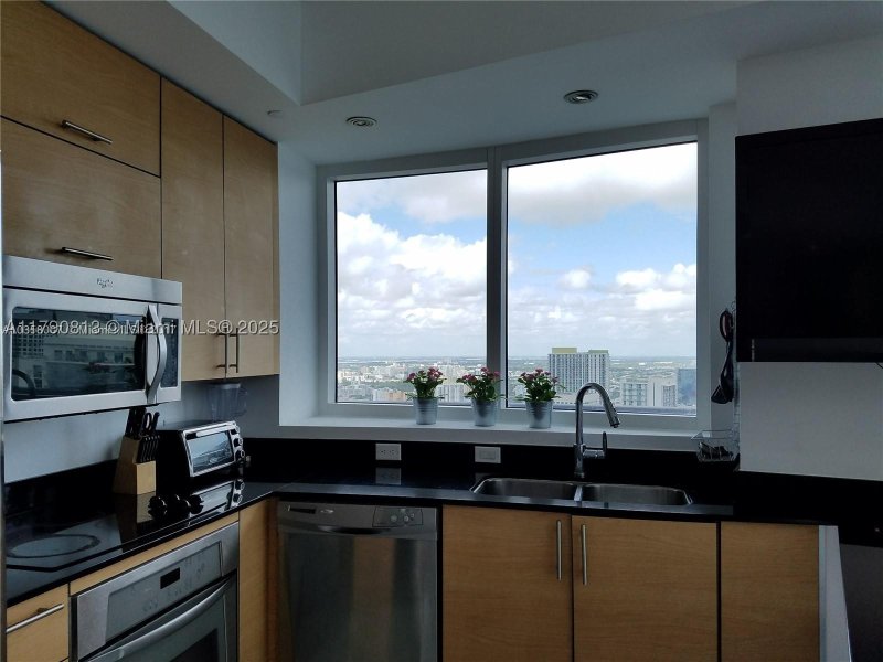 Apartment for rent at Infinity on Brickell 4218