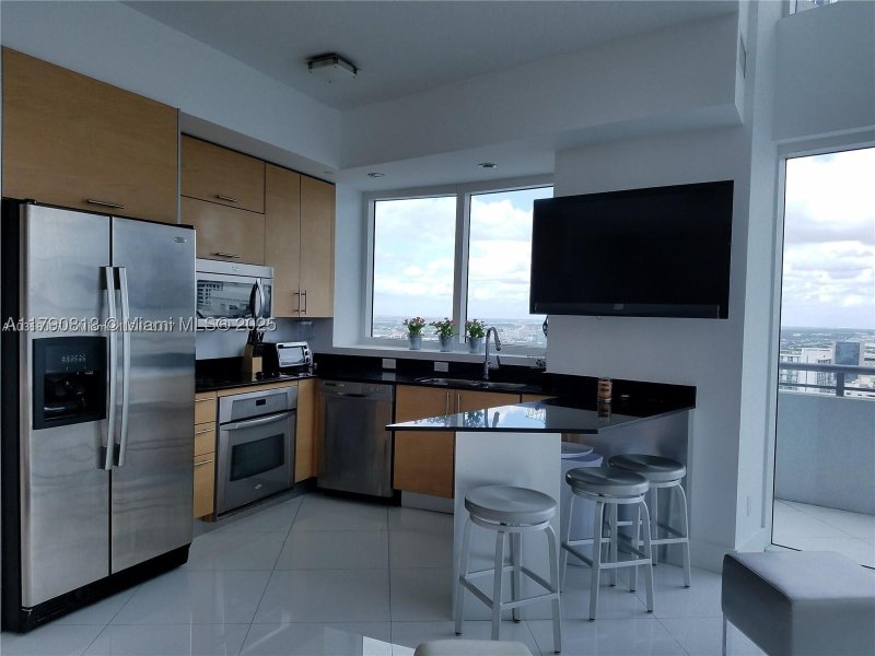 Apartment for rent at Infinity on Brickell 4218