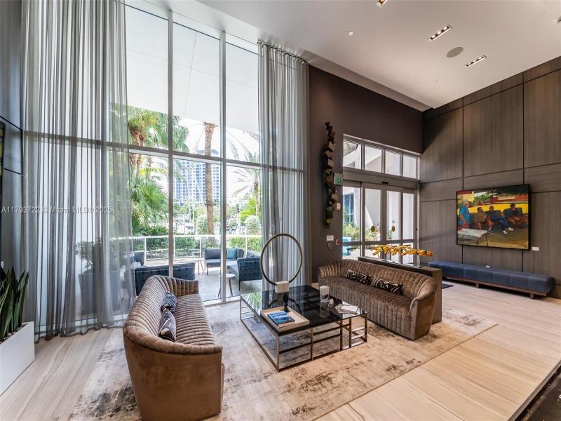 Condo for sale at Las Olas River House 2401
