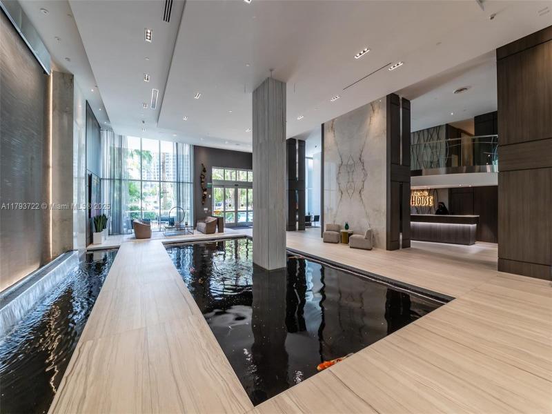Condo for sale at Las Olas River House 2401