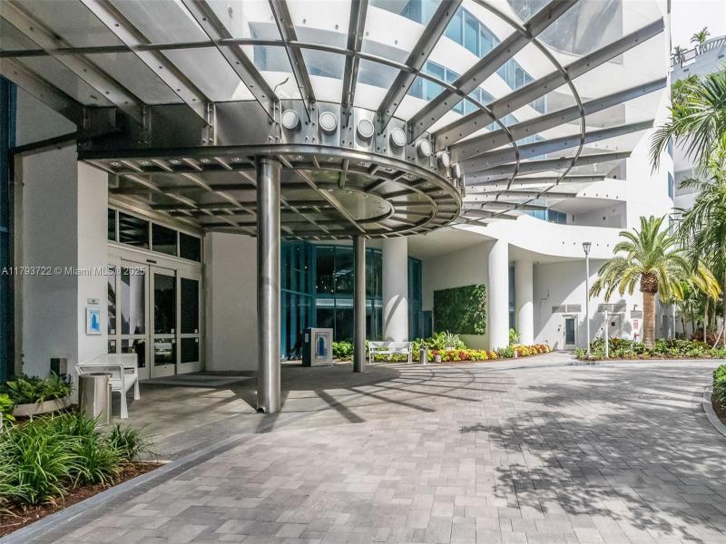 Condo for sale at Las Olas River House 2401