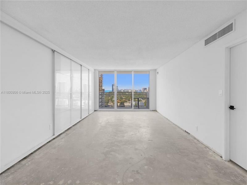 Condo for sale at Parker Plaza Estates 1708