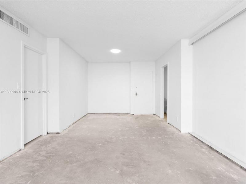 Condo for sale at Parker Plaza Estates 1708