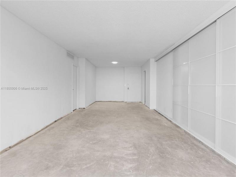 Condo for sale at Parker Plaza Estates 1708