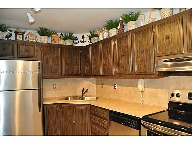 Property photo # 6
