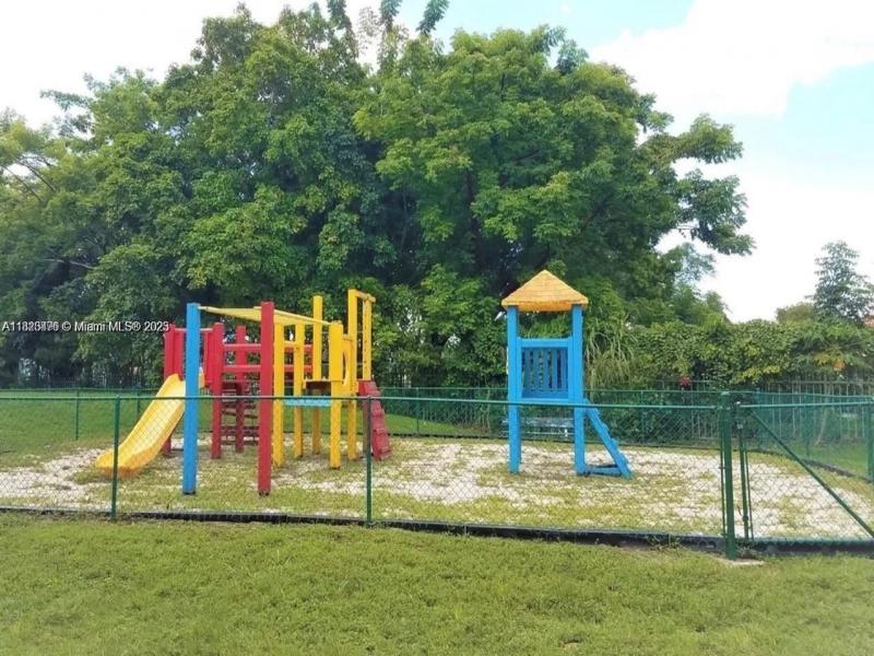 Property photo # 4