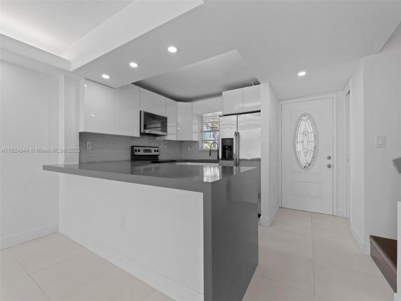 Property photo # 2