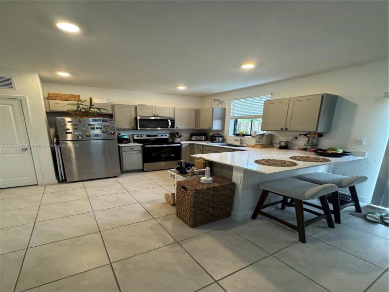 Property photo # 9