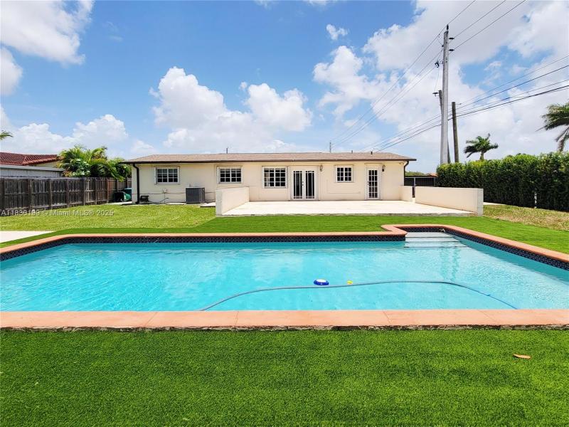 Property photo # 0