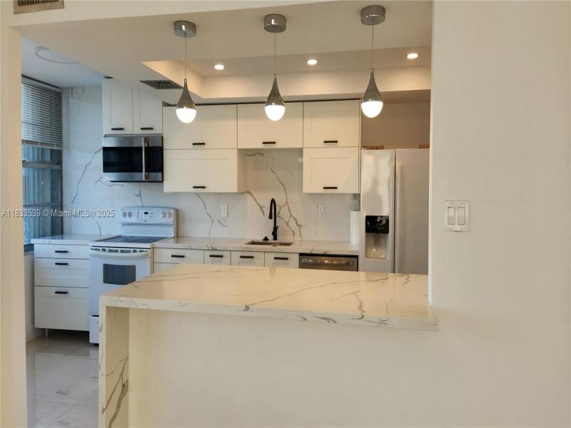 Condo for sale at Del Prado South Tower 1705