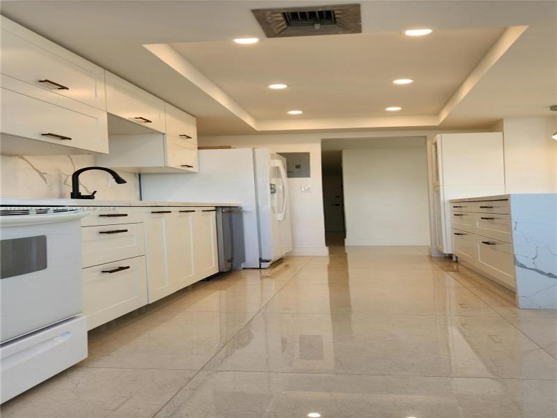 Condo for sale at Del Prado South Tower 1705