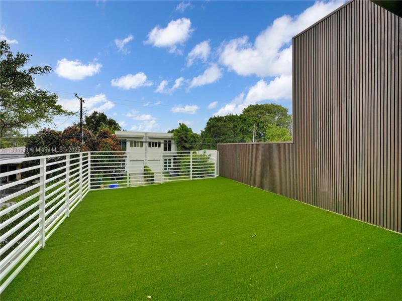 Property photo # 4