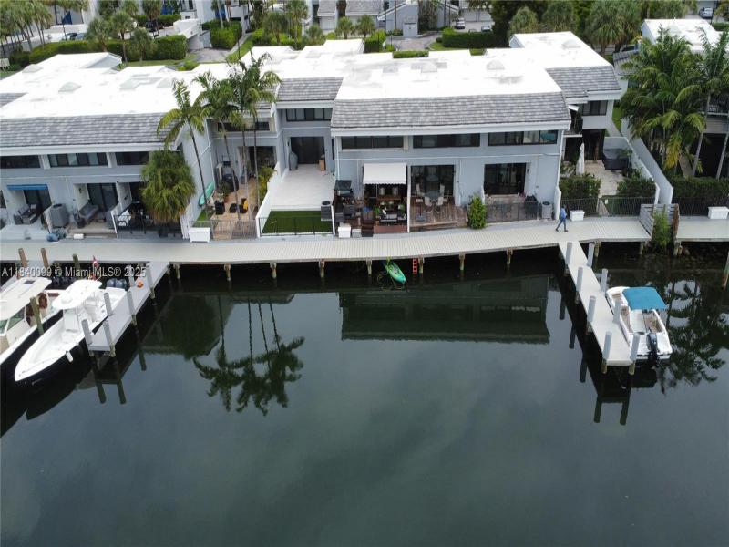 Comprar apartamento en Poinciana Island 906