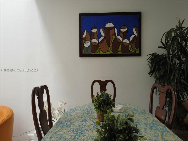 Comprar apartamento en Poinciana Island 906