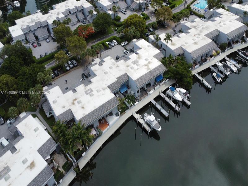 Comprar apartamento en Poinciana Island 906
