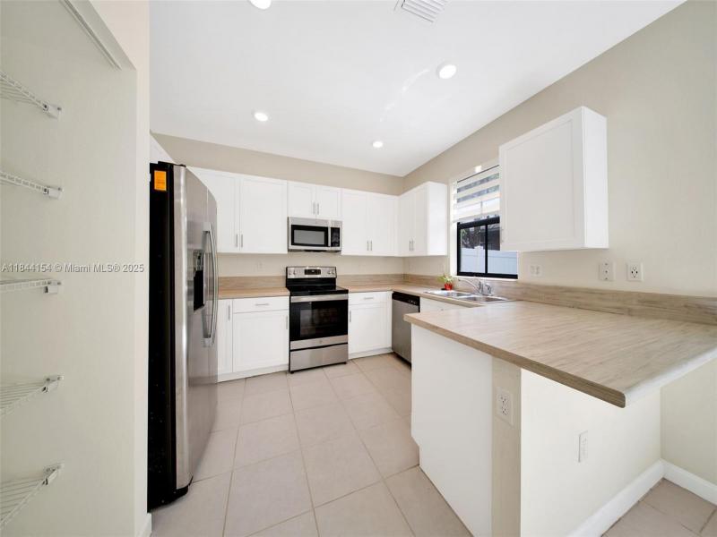 Property photo # 4