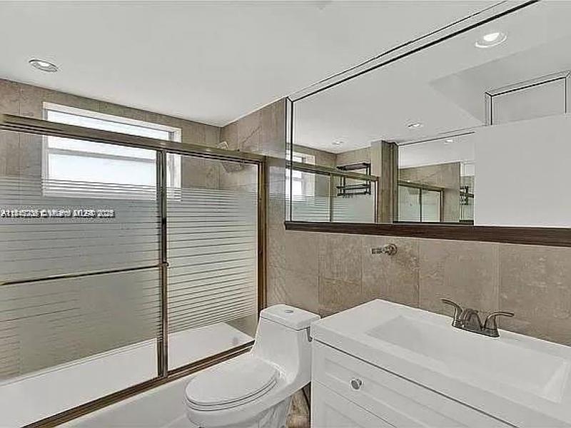 Comprar apartamento en Bayshore Yacht Tennis Club 407