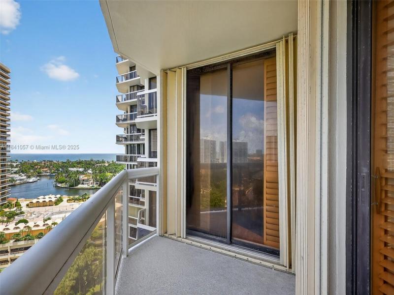Comprar apartamento en The Landmark 1406/1405