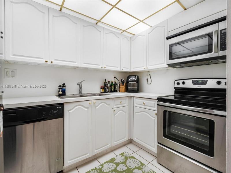 Property photo # 9
