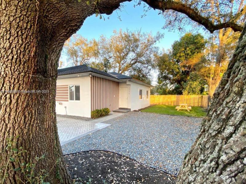 Property photo # 6