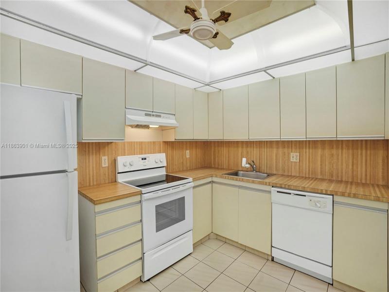 Condo for sale at Olympus Condo 2408