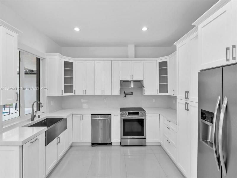 Property photo # 6