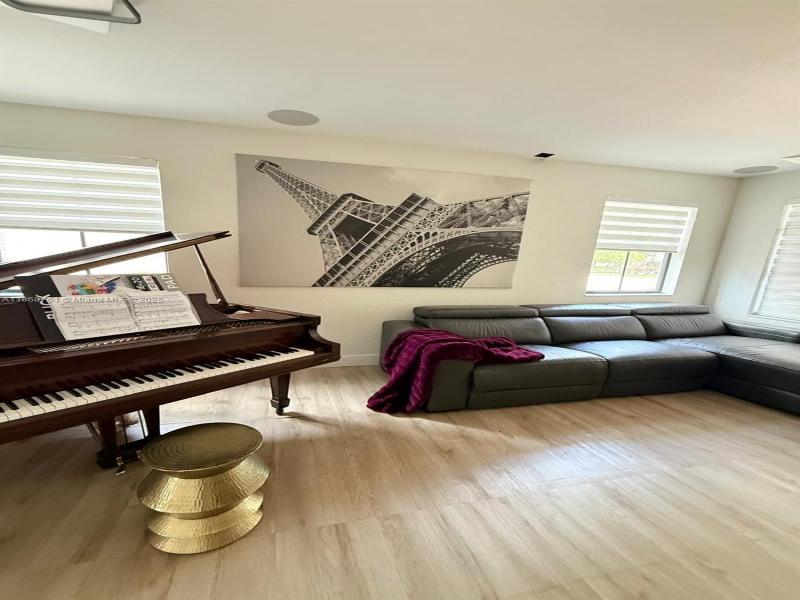 Property photo # 9