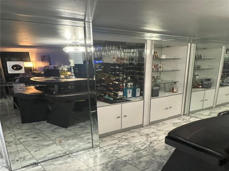 Comprar apartamento no Coronado I 2502