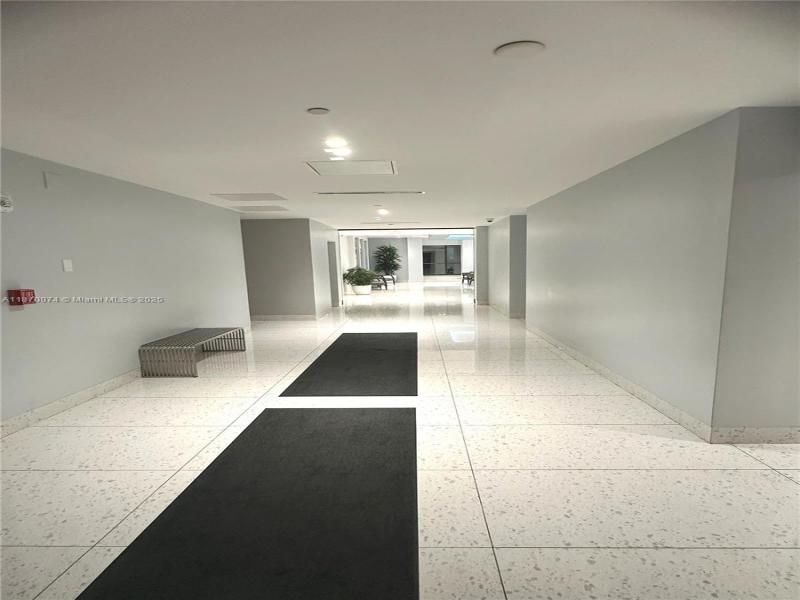 Comprar apartamento no Coronado I 2502