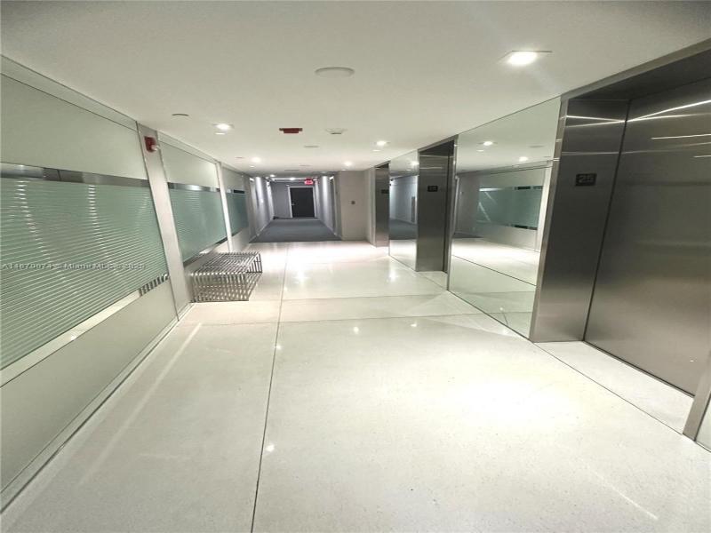 Comprar apartamento no Coronado I 2502