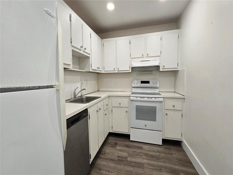 Property photo # 8