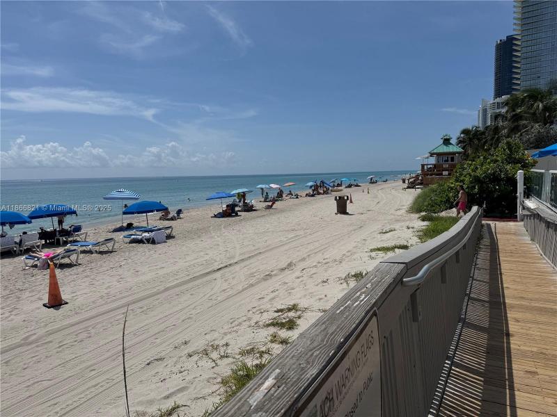 Comprar apartamento en Aventura Beach Club 1108